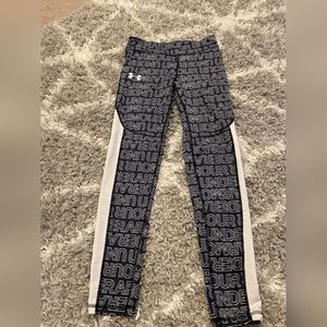 Under armour small black and white leggings